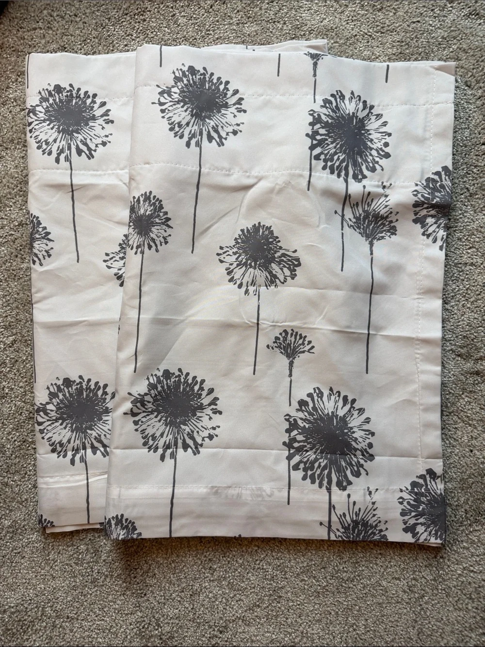 Set of 2 White and Gray Dandelion Pattern Valances.